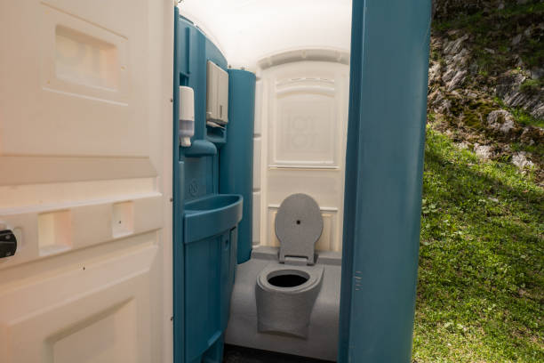 Best Portable restroom trailer rental  in Hawarden, IA